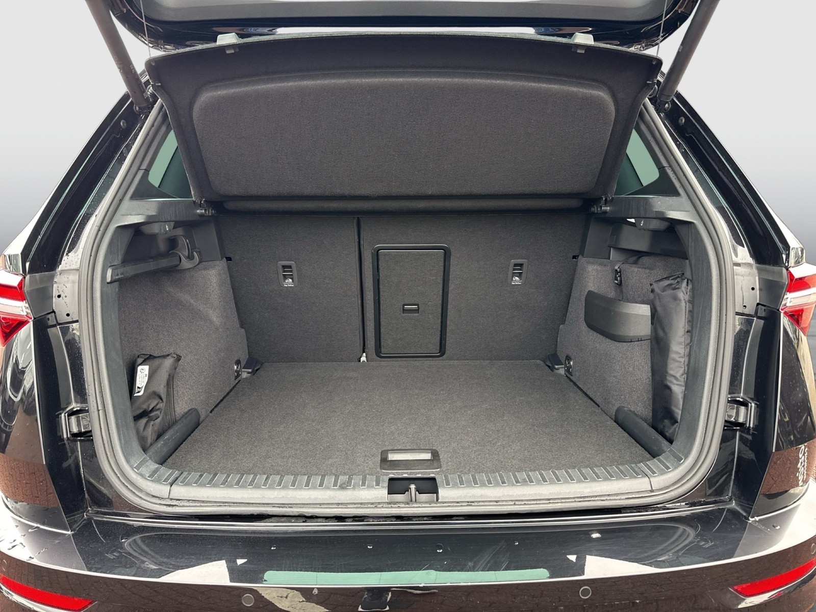 Skoda Karoq 2.0 SPORTLINE 4X4 PANO CAM E-KLAPPE MATRIX