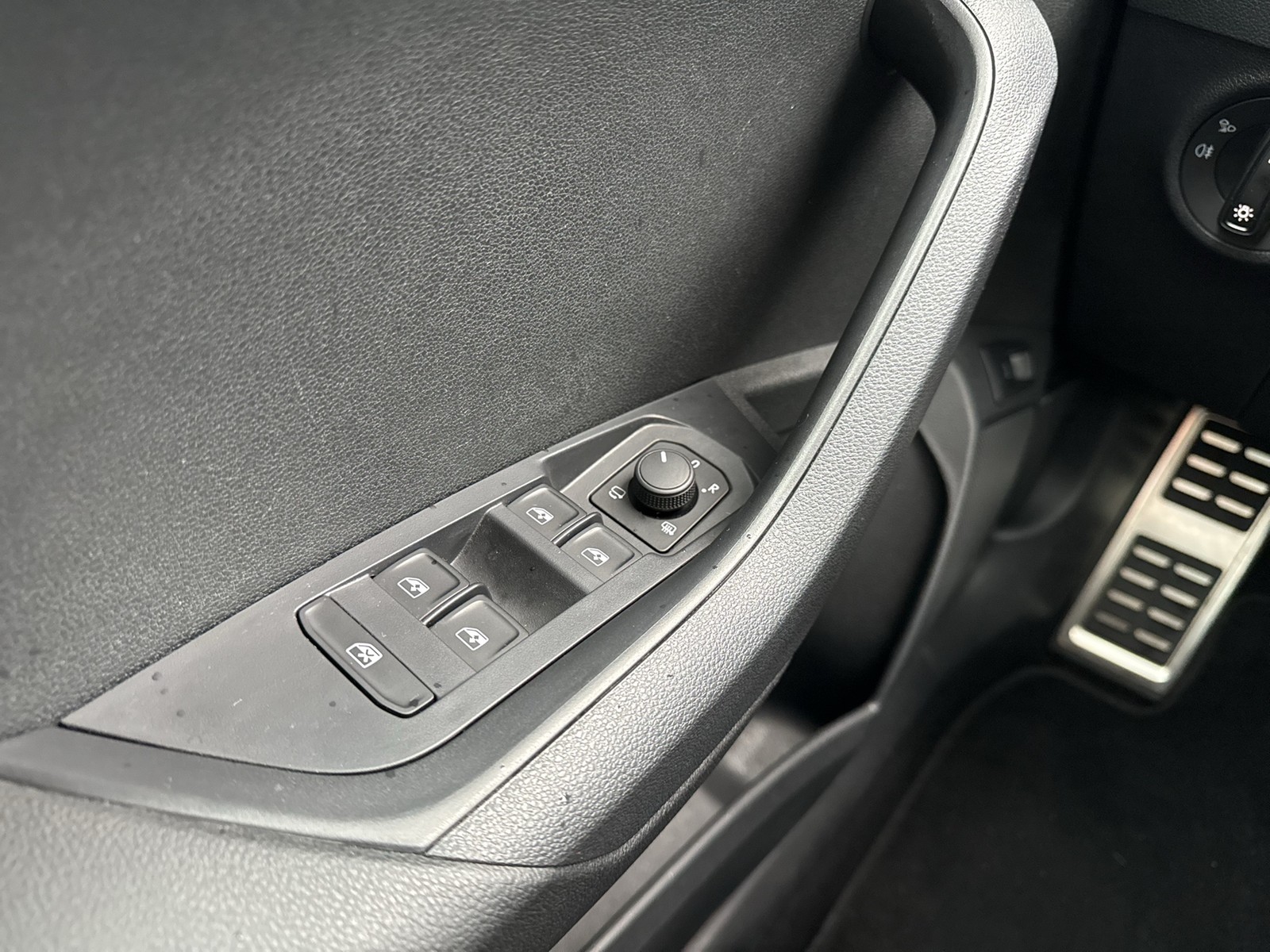 Skoda Karoq 2.0 SPORTLINE 4X4 PANO CAM E-KLAPPE MATRIX