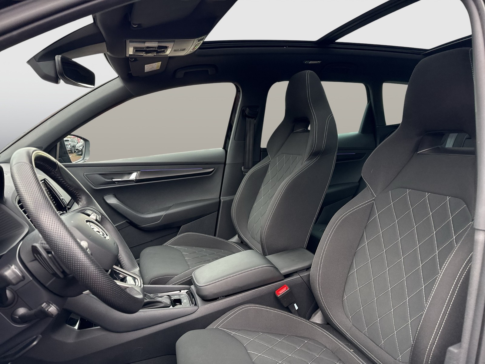 Skoda Karoq 2.0 SPORTLINE 4X4 PANO CAM E-KLAPPE MATRIX