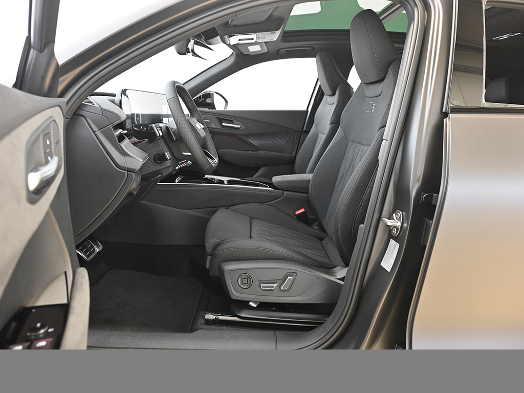 Audi Q3 SUV e-hybrid s tronic AHK PANO MATRIXLED LM20