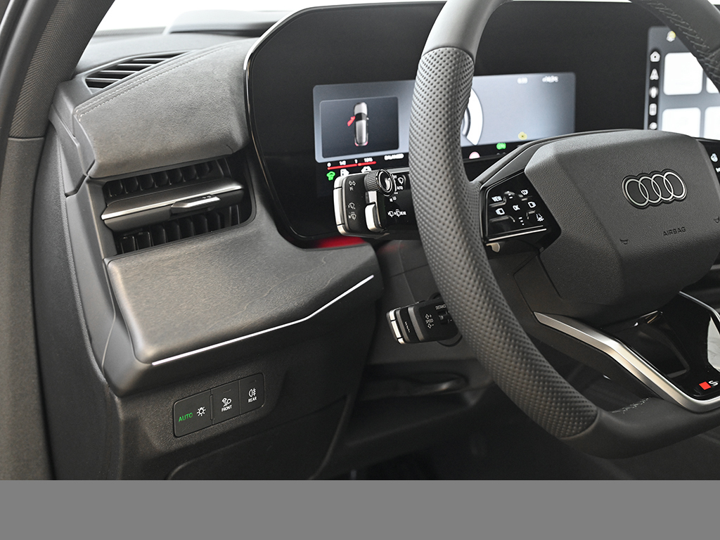 Audi Q3 SUV e-hybrid s tronic AHK PANO MATRIXLED LM20