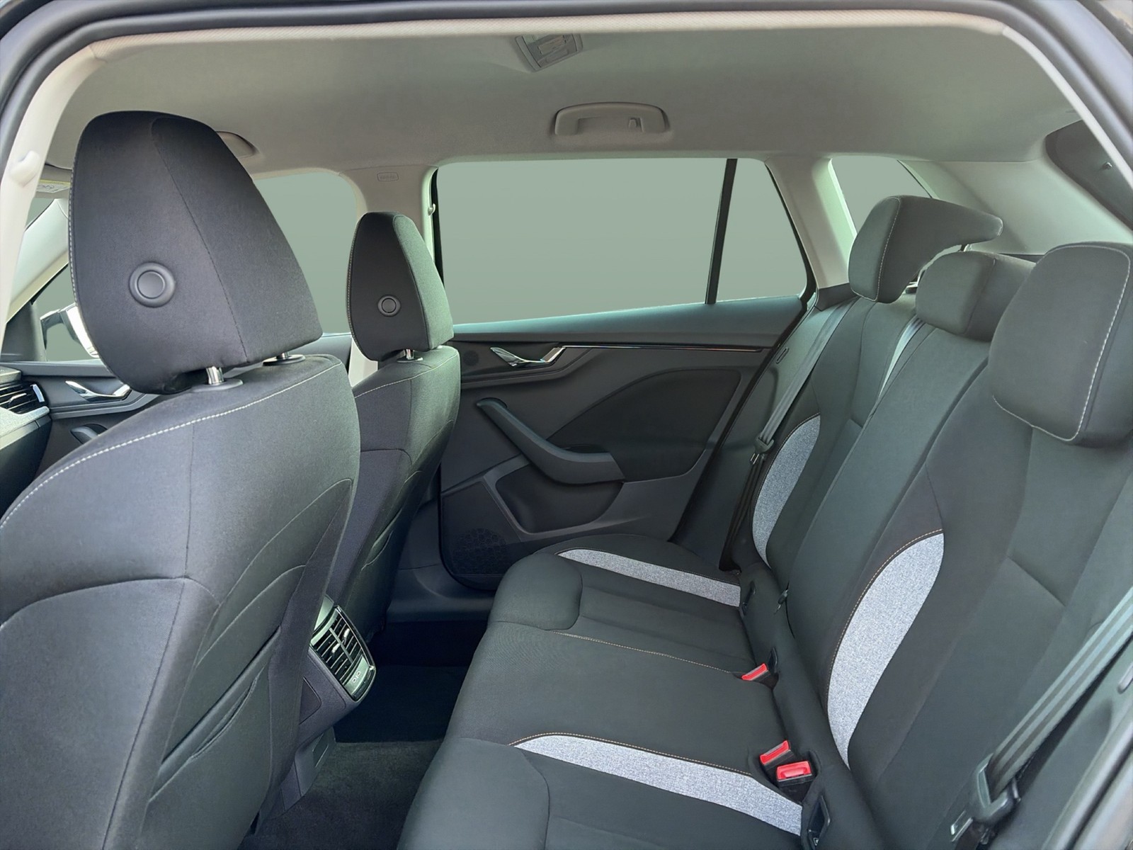 Skoda Kamiq 1.5 TOUR BLACKPACKAGE CAM MATRIX NAVI LM17