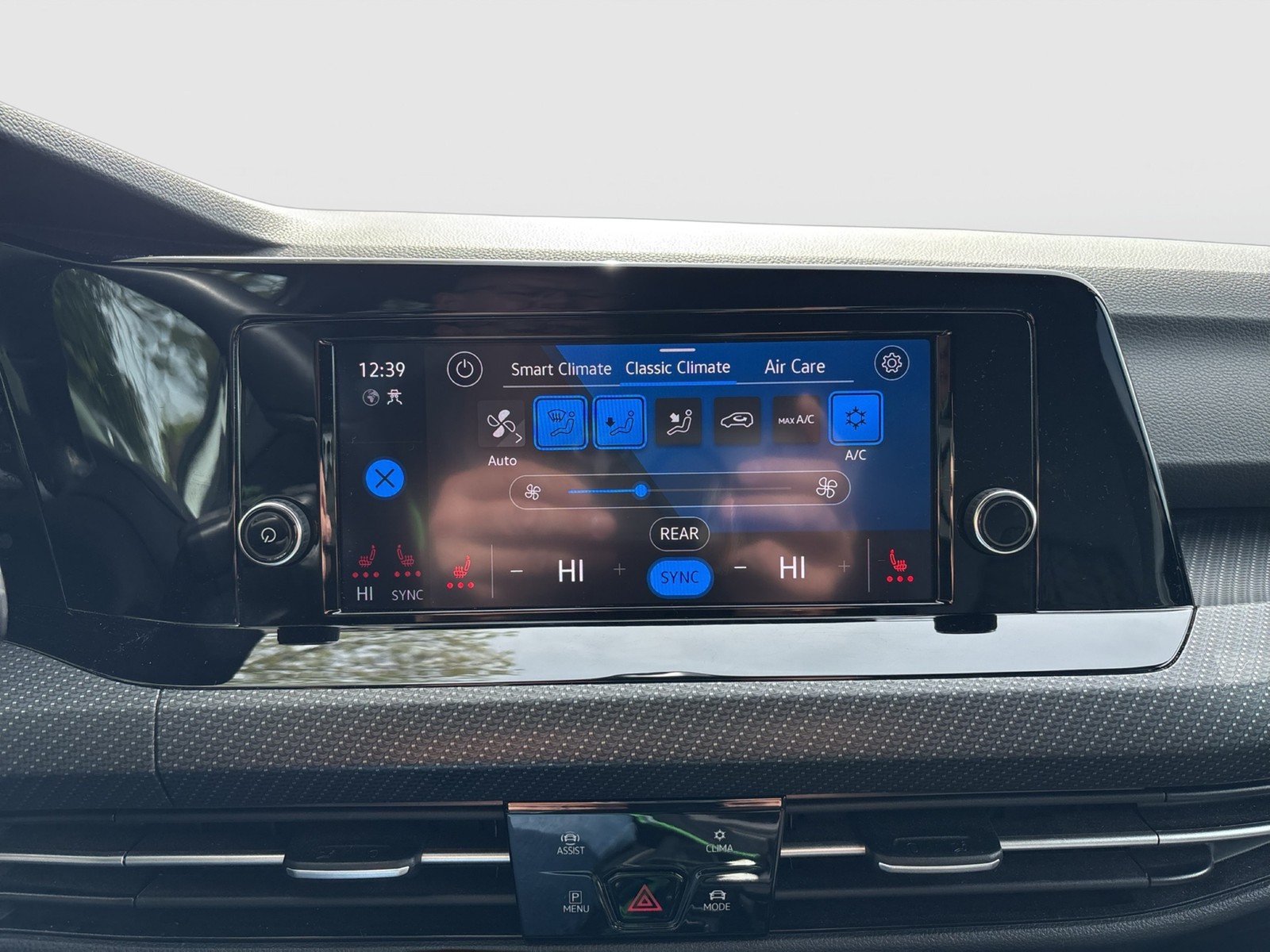 Volkswagen Golf VIII 1.5 eTSI R-LINE KAMERA ACC LED SITZHEIZ