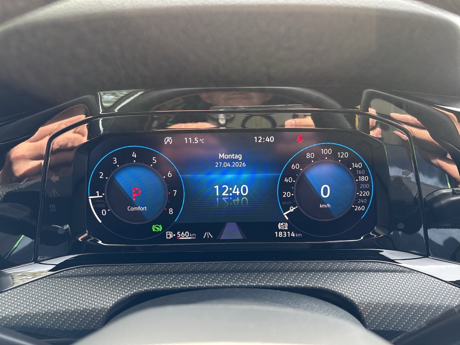 Volkswagen Golf VIII 1.5 eTSI R-LINE KAMERA ACC LED SITZHEIZ