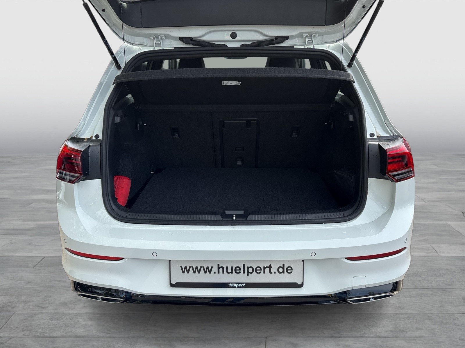Volkswagen Golf VIII 1.5 eTSI R-LINE KAMERA ACC LED SITZHEIZ