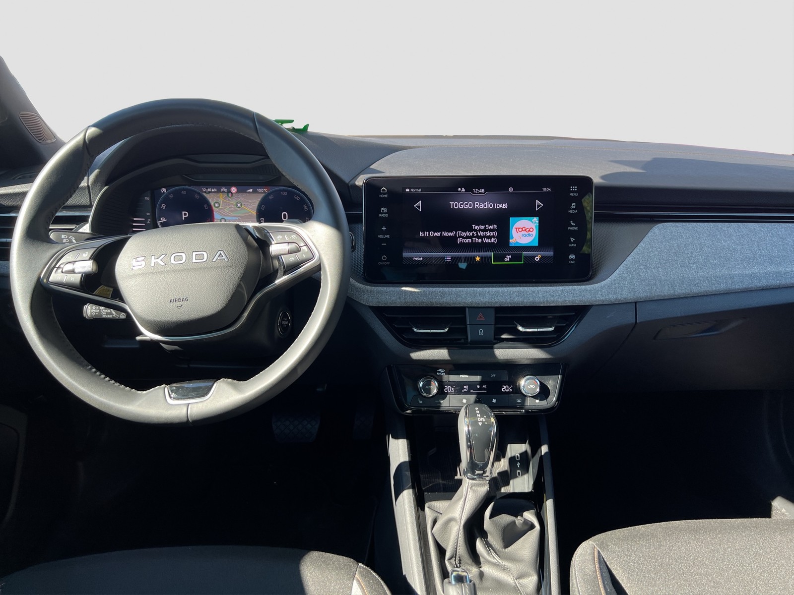 Skoda Kamiq 1.5 TOUR PANO AHK CAM ACC E-KLAPPE NAVI