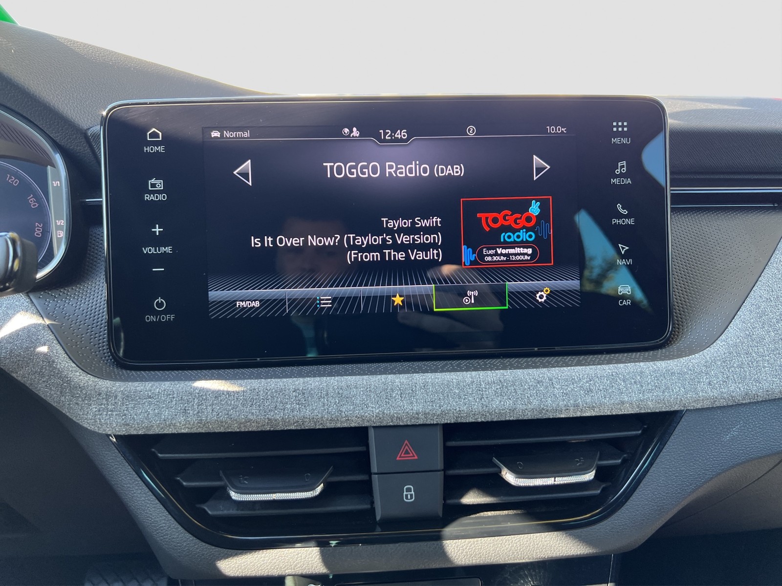 Skoda Kamiq 1.5 TOUR PANO AHK CAM ACC E-KLAPPE NAVI