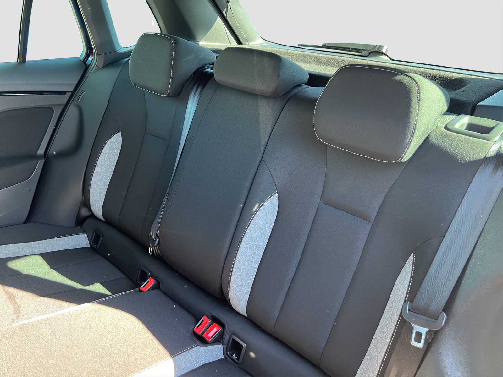 Skoda Kamiq 1.5 TOUR PANO AHK CAM ACC E-KLAPPE NAVI