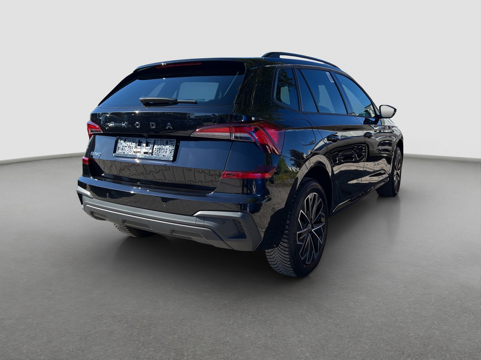 Skoda Kamiq 1.5 TOUR PANO AHK CAM ACC E-KLAPPE NAVI