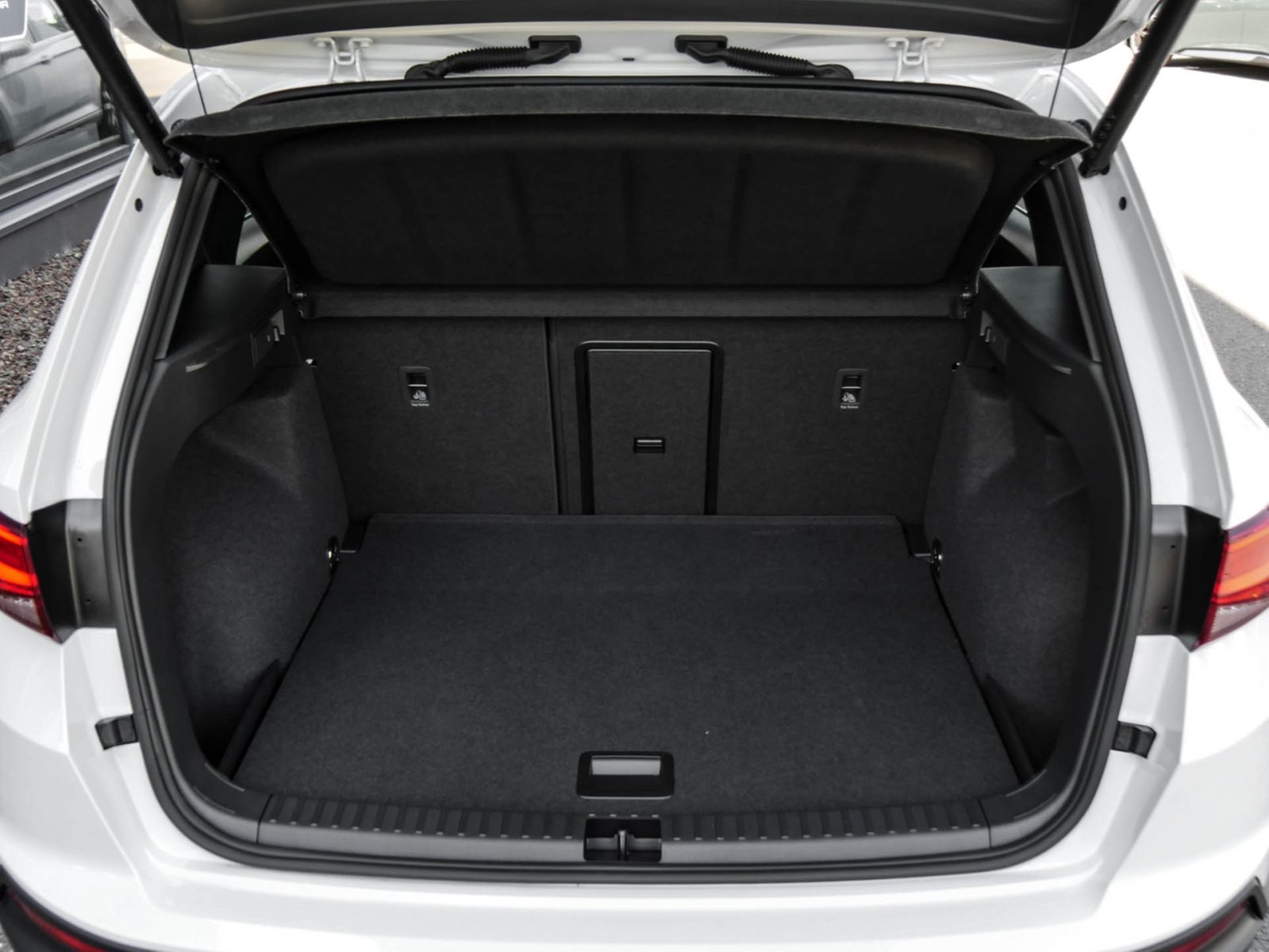 Seat Ateca 1.5 XPERIENCE DSG NAV ACC SHZ RFK PDC 18LM