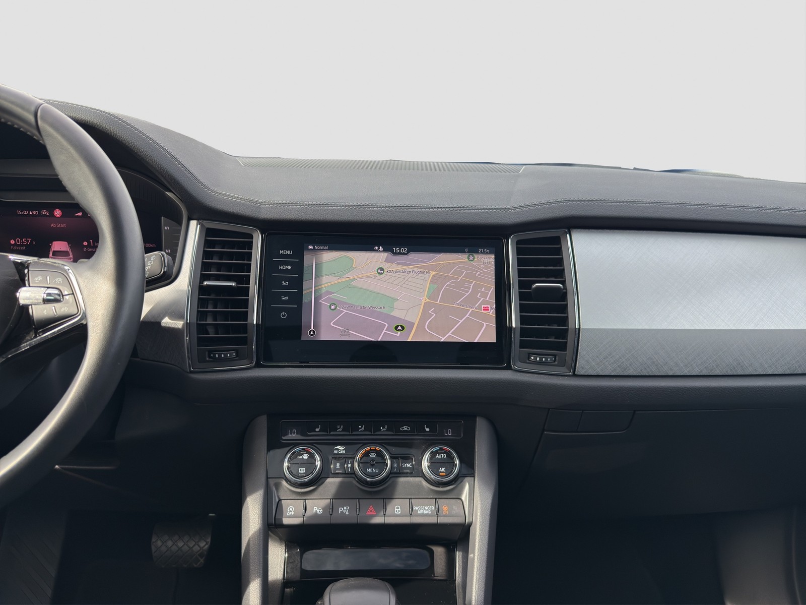 Skoda Kodiaq 2.0 TOUR 4X4 PANO STANDHZ AHK 360CAM LM19