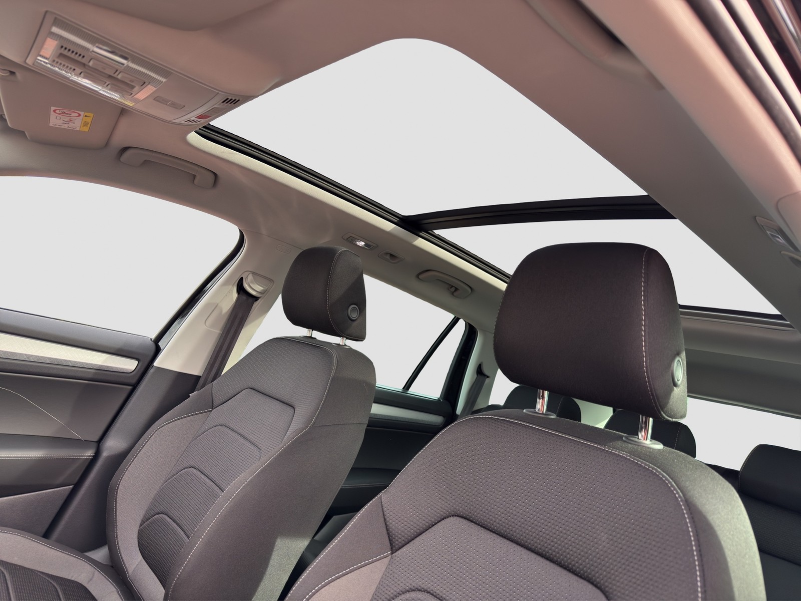 Skoda Kodiaq 2.0 TOUR 4X4 PANO STANDHZ AHK 360CAM LM19