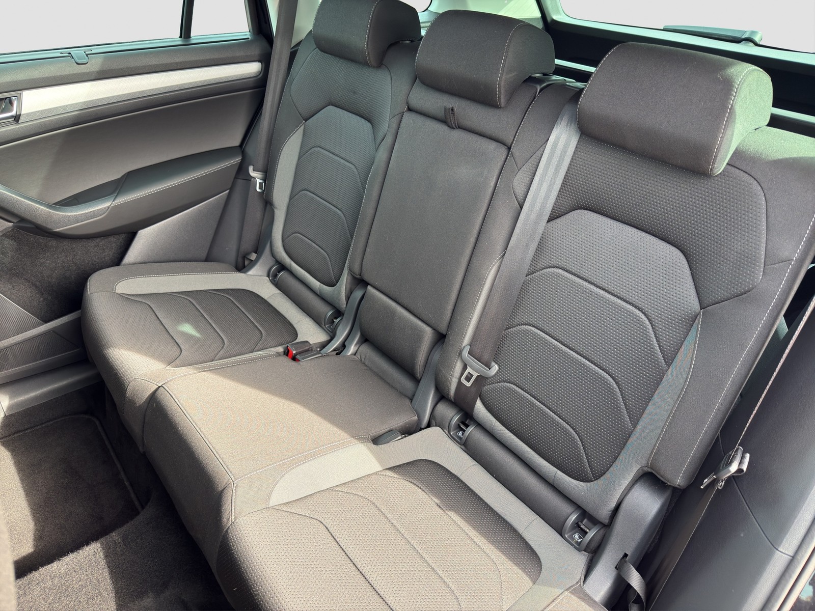 Skoda Kodiaq 2.0 TOUR 4X4 PANO STANDHZ AHK 360CAM LM19