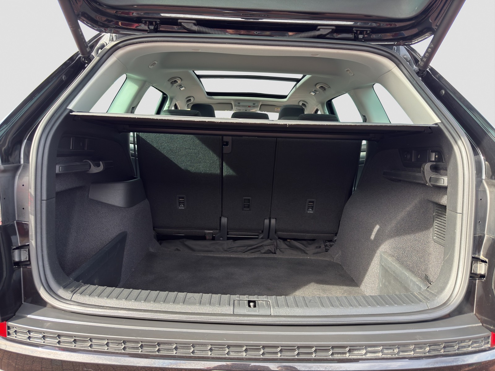 Skoda Kodiaq 2.0 TOUR 4X4 PANO STANDHZ AHK 360CAM LM19