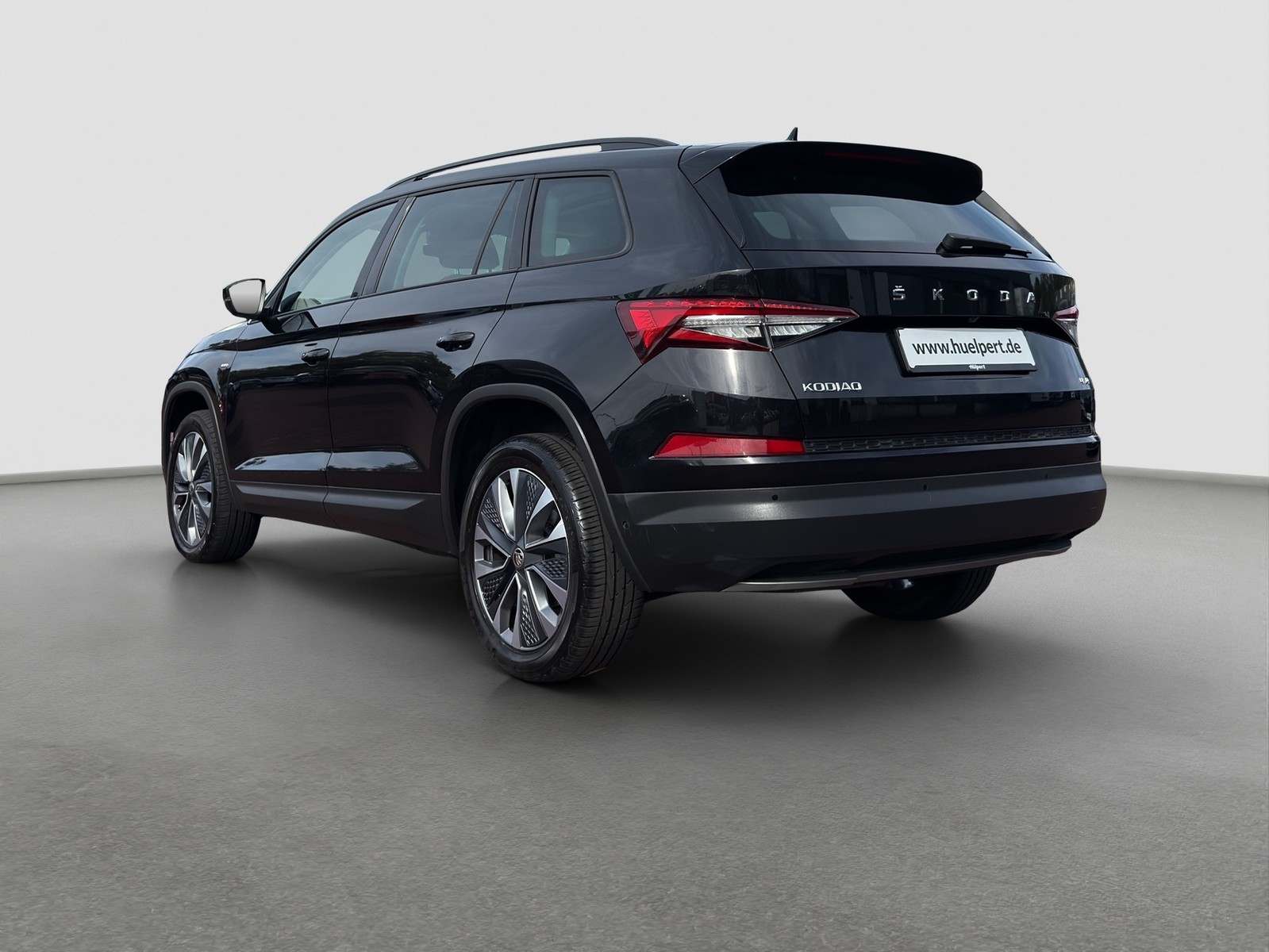 Skoda Kodiaq 2.0 TOUR 4X4 PANO STANDHZ AHK 360CAM LM19