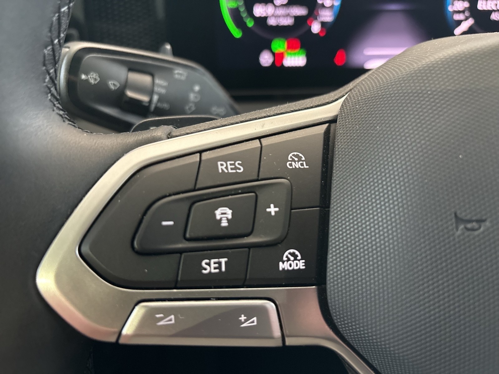 Volkswagen Tiguan 1.5 HYBRID LIFE AHK CAM ACC LM18 NAVI