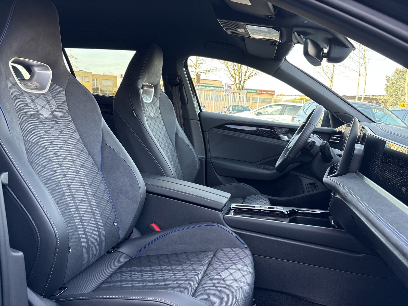 Volkswagen Passat Variant 1.5 HYBRID R-LINE NEUESMODELL 19Z