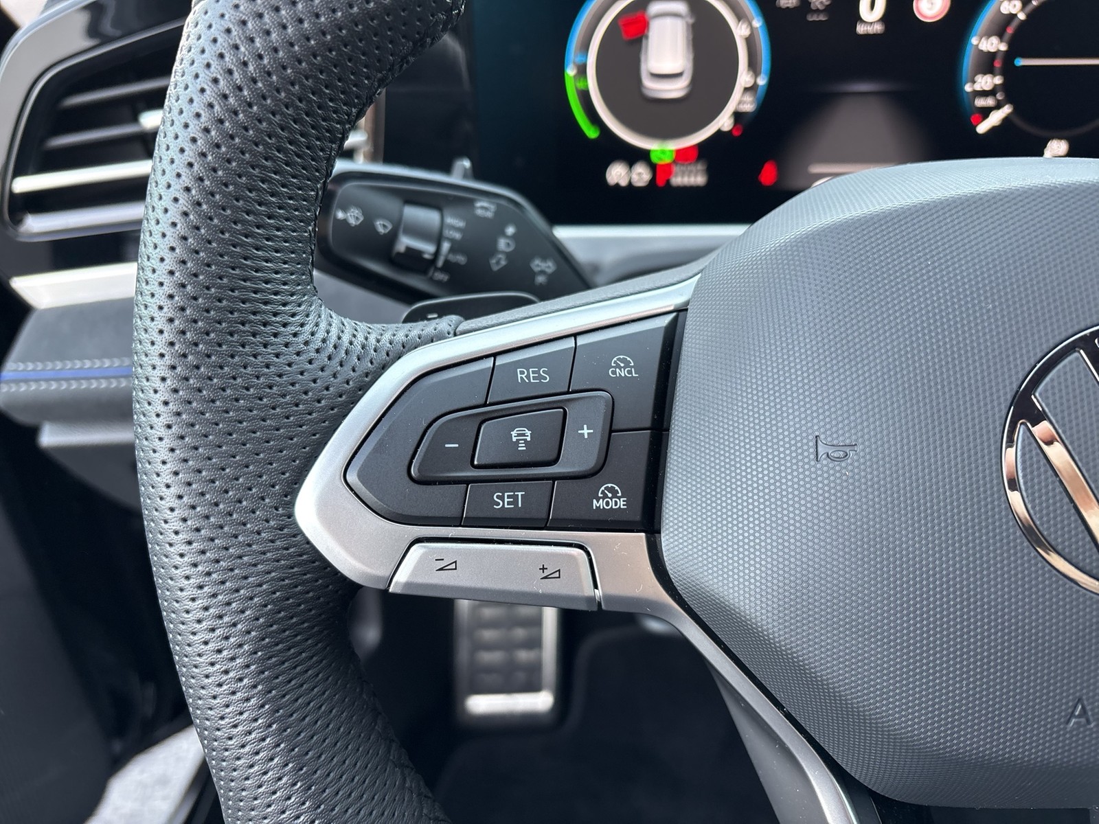 Volkswagen Passat Variant 1.5 HYBRID R-LINE NEUESMODELL 19Z