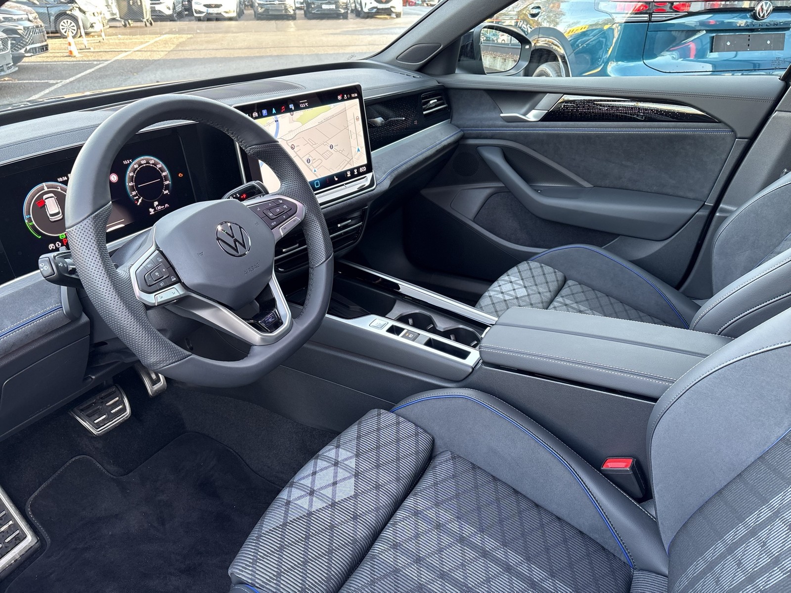 Volkswagen Passat Variant 1.5 HYBRID R-LINE NEUESMODELL 19Z