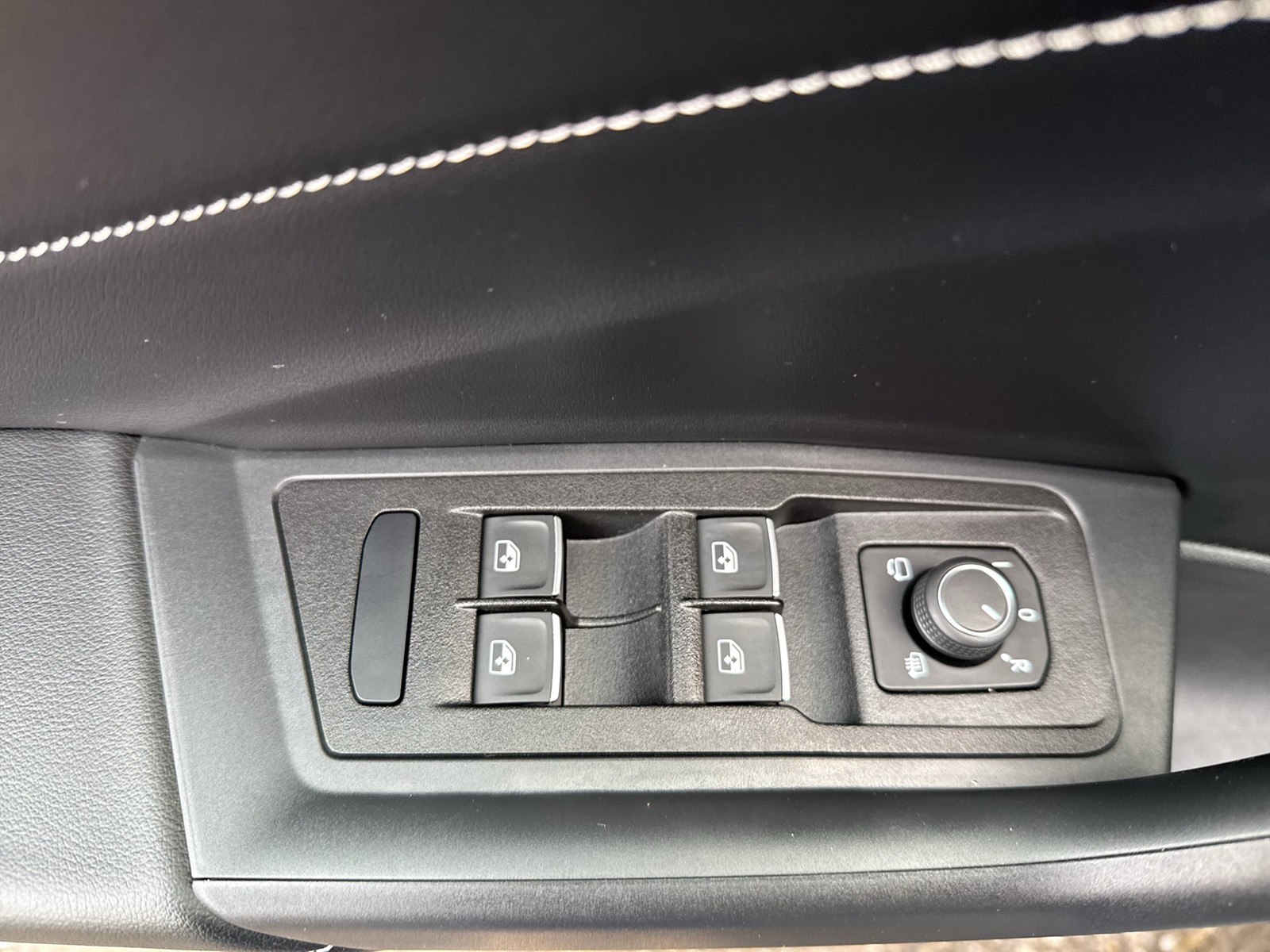 Volkswagen T-Roc Cabriolet 1.5 R-LINE CAM ACC NAVI LM17