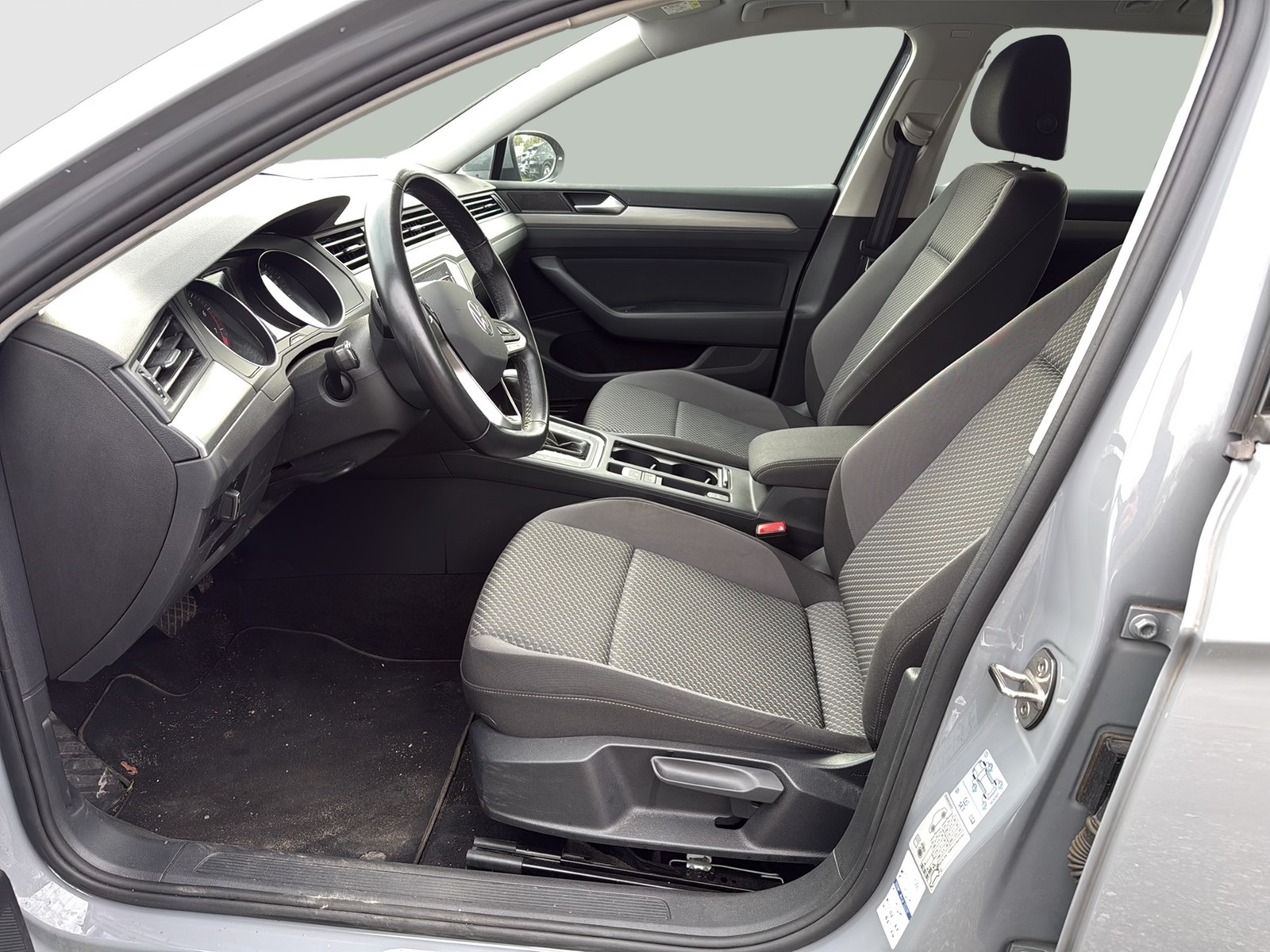 Volkswagen Passat Variant 1.5 CAM NAVI SITZHEIZUNG LED DAB+