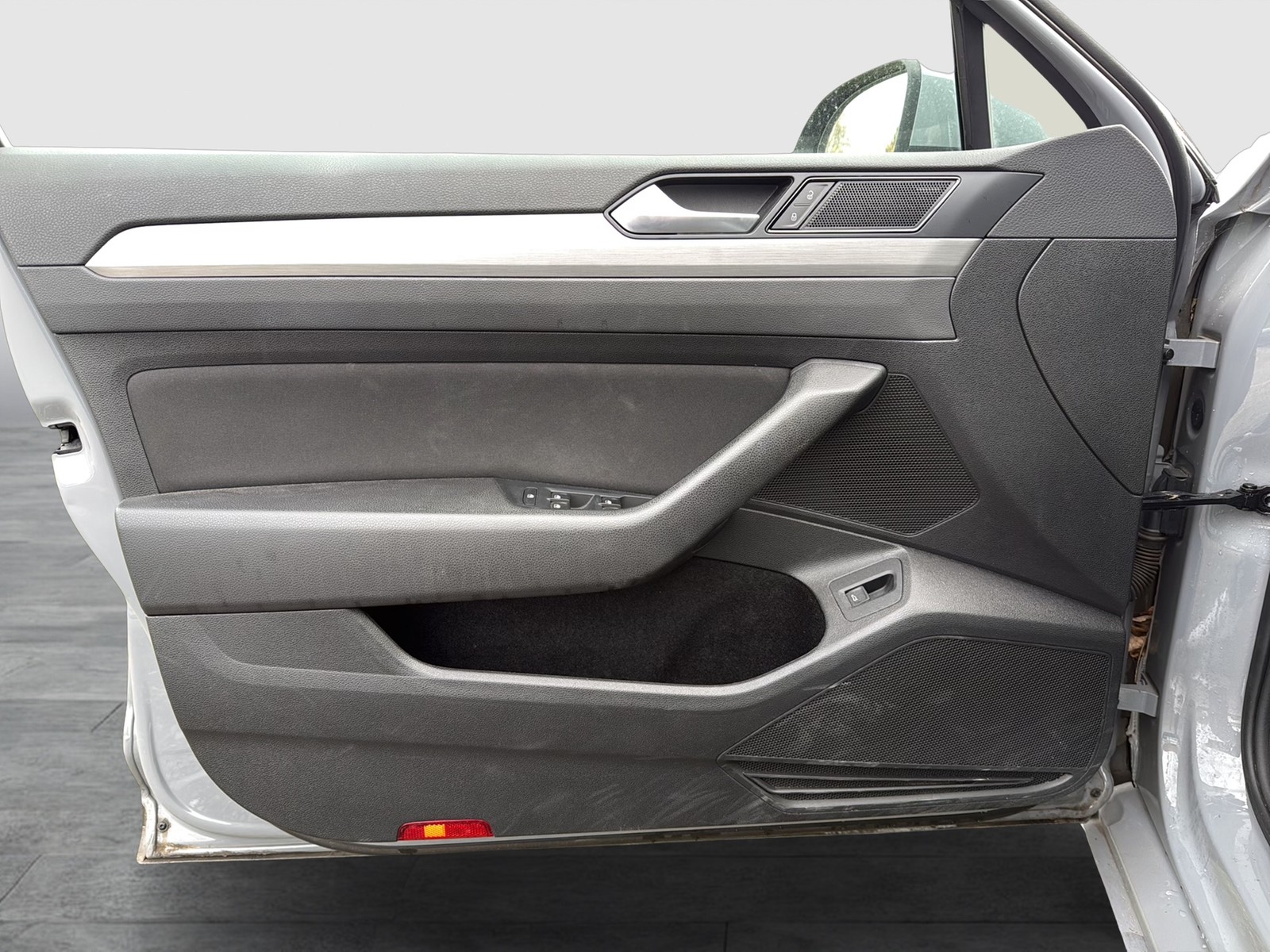 Volkswagen Passat Variant 1.5 CAM NAVI SITZHEIZUNG LED DAB+