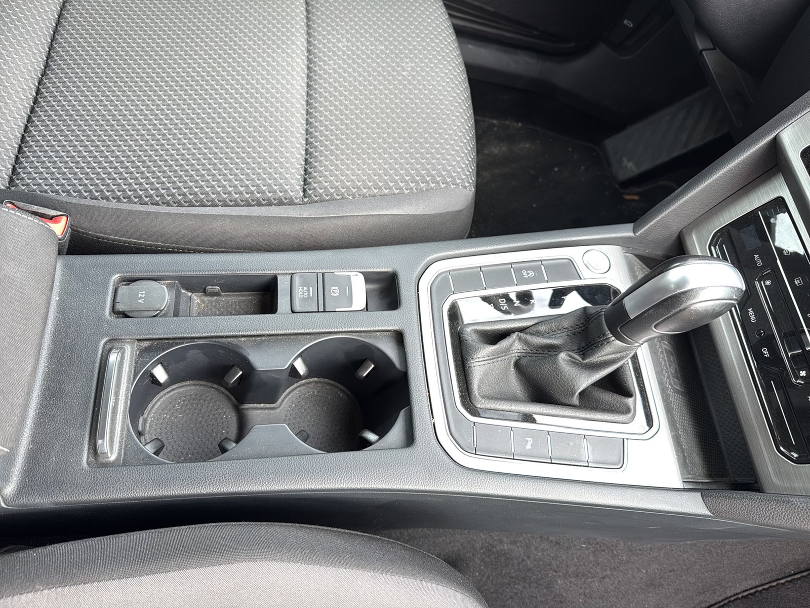 Volkswagen Passat Variant 1.5 CAM NAVI SITZHEIZUNG LED DAB+