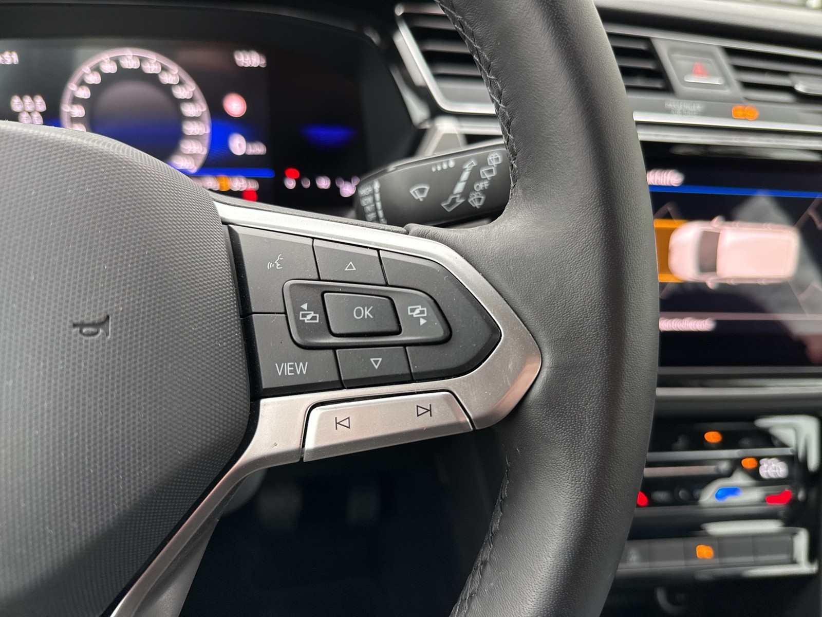 Volkswagen Touran 2.0 COMFORTLINE 7SITZE NAVI ALU SITZHEIZ.