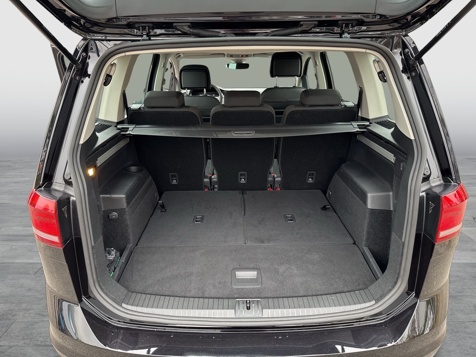 Volkswagen Touran 2.0 COMFORTLINE 7SITZE NAVI ALU SITZHEIZ.