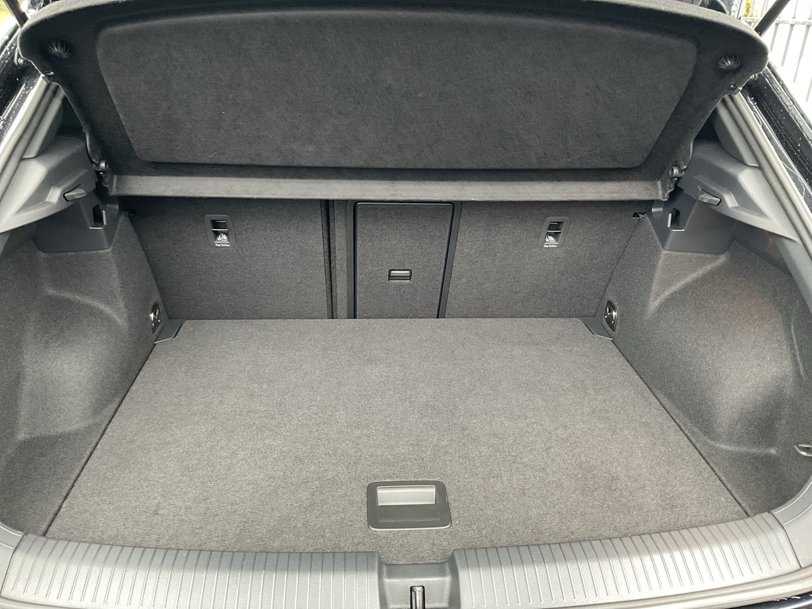 Volkswagen T-Roc 2.0 R-LINE ACC NAVI LM17 CARPLAY SITZHEIZ.