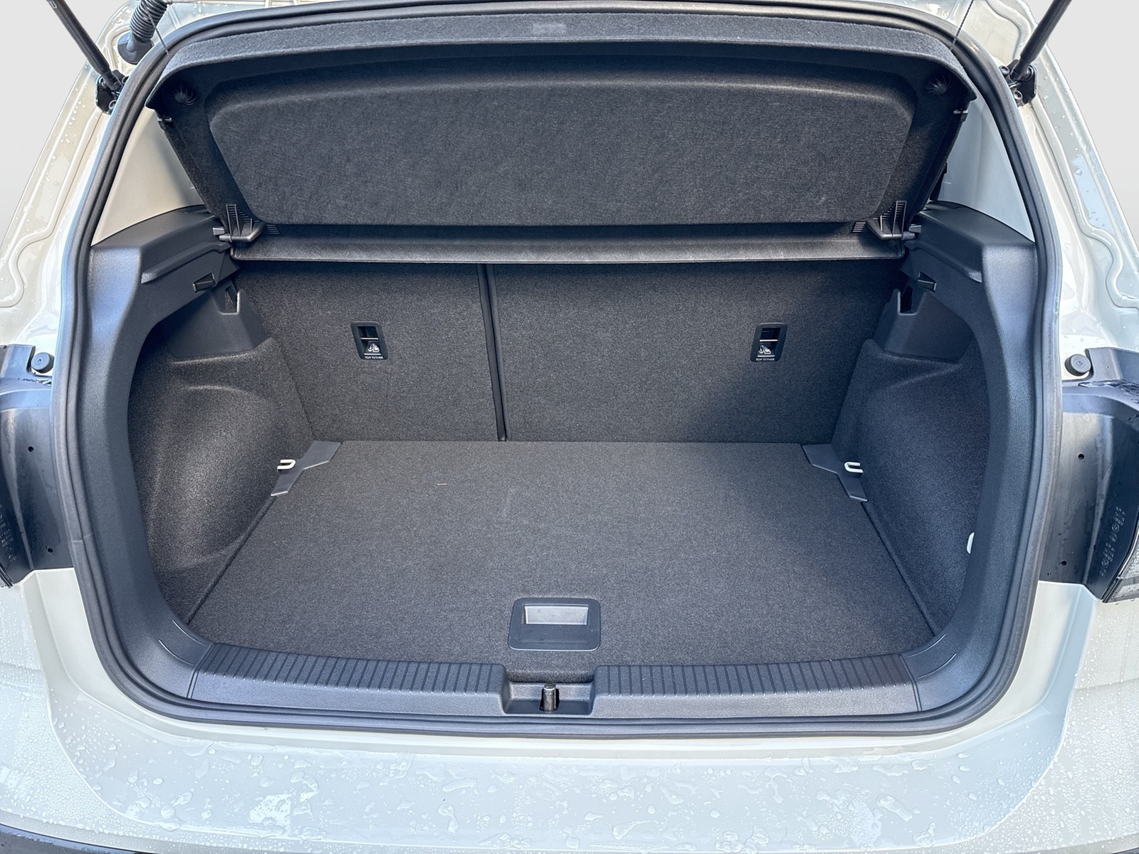 Volkswagen T-Cross 1.5 LIFE CAM ACC NAVI ALU SITZHEIZUNG