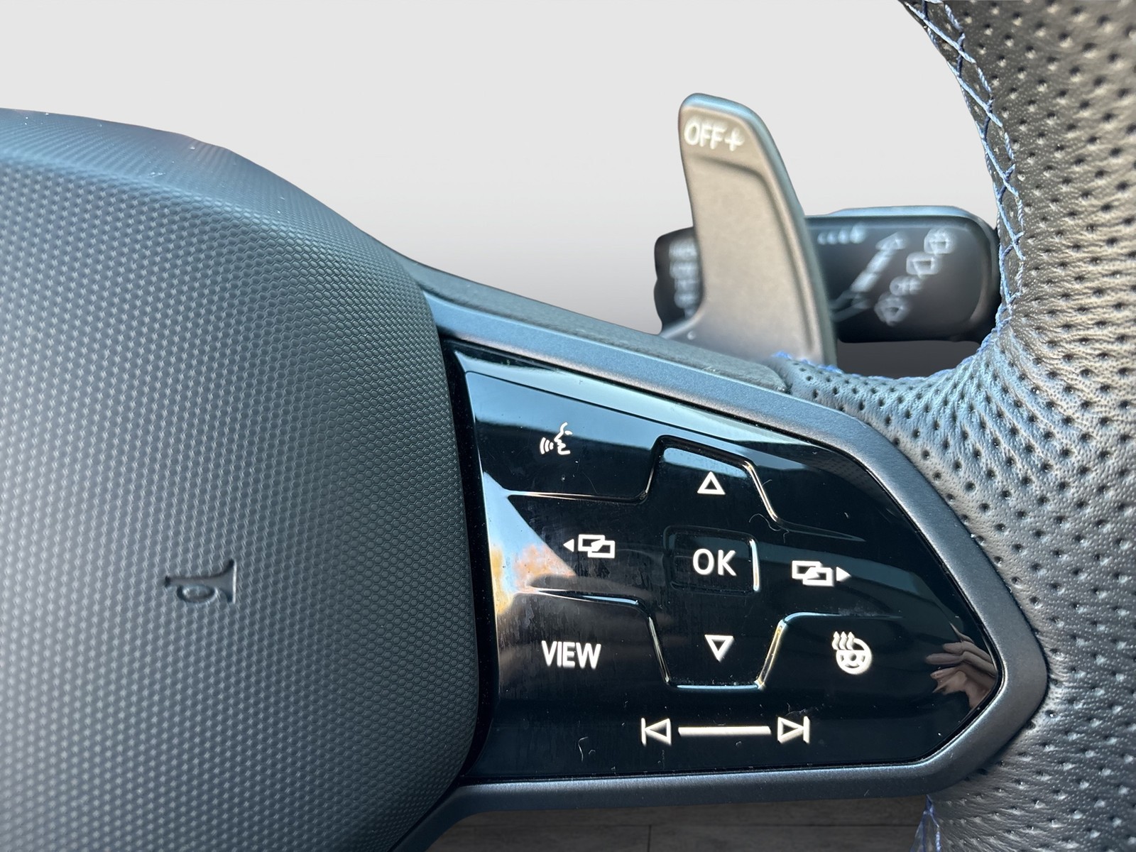 Volkswagen T-Roc 2.0 R 4X4 AKRAPOVIC LEDER PANO AHK CAM 19Z