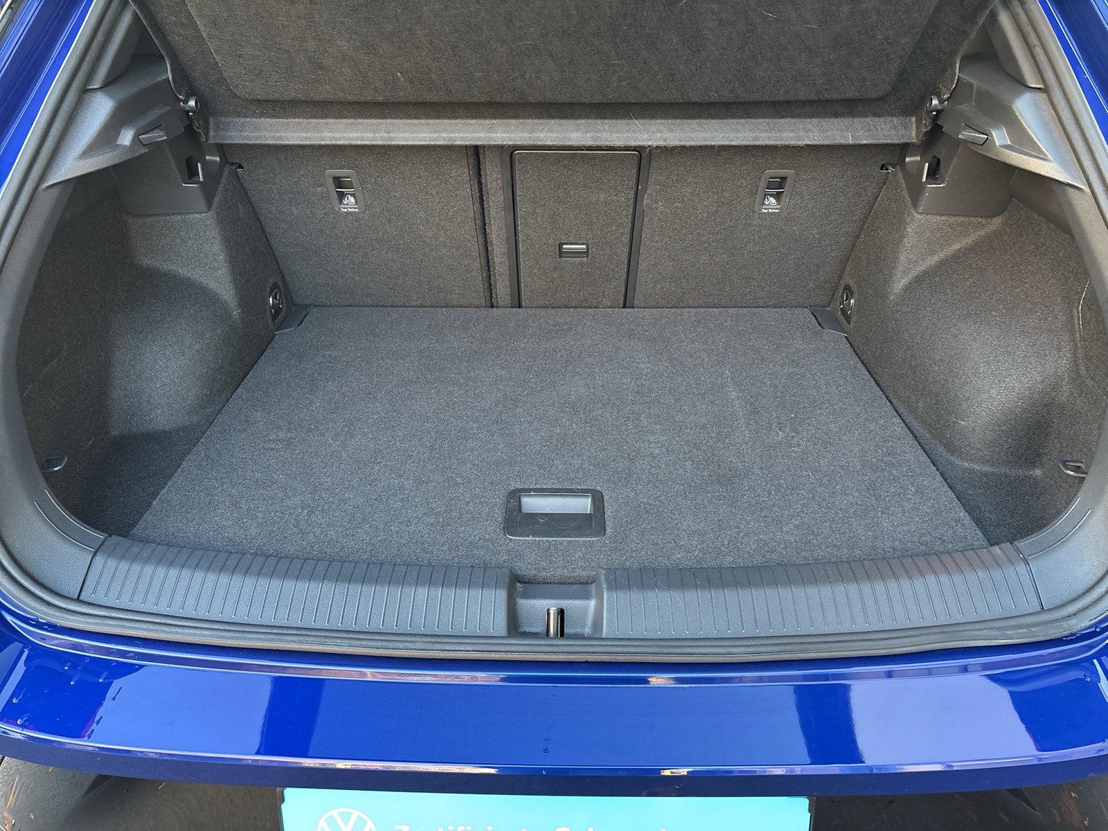 Volkswagen T-Roc 2.0 R 4X4 AKRAPOVIC LEDER PANO AHK CAM 19Z