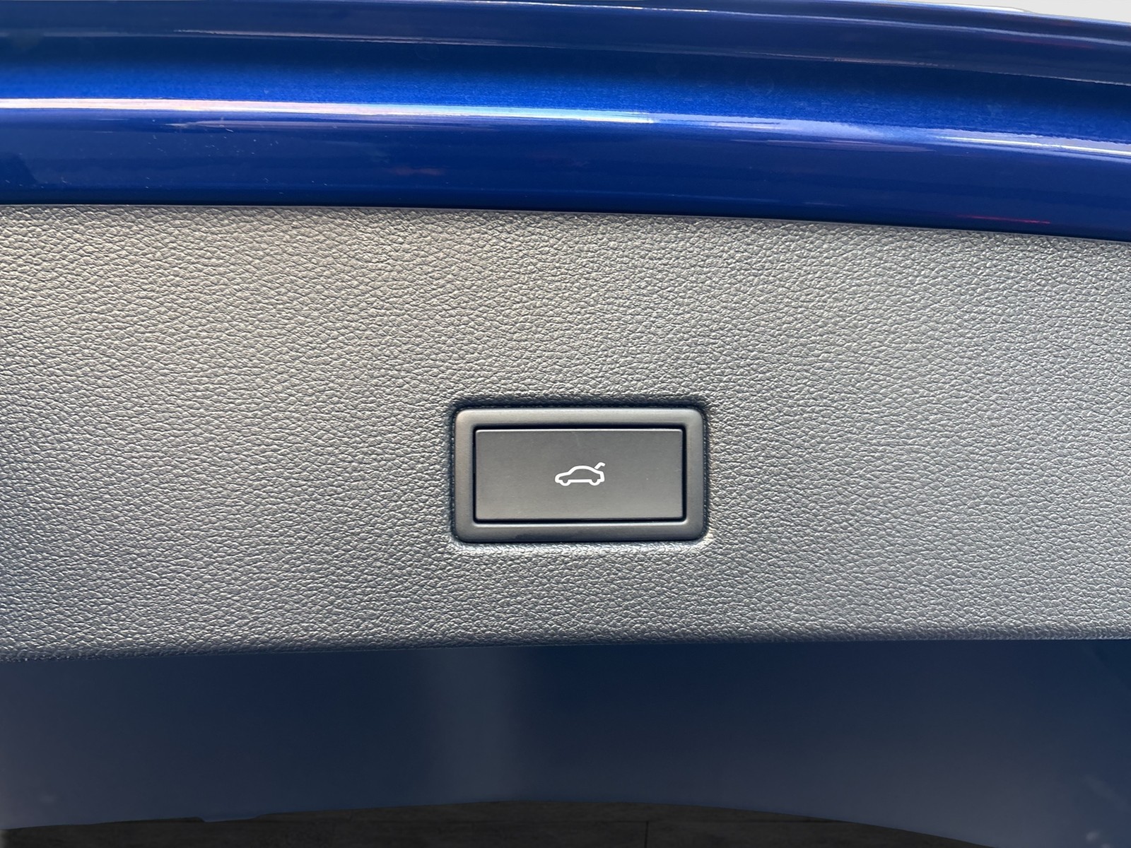 Volkswagen T-Roc 2.0 R 4X4 AKRAPOVIC LEDER PANO AHK CAM 19Z