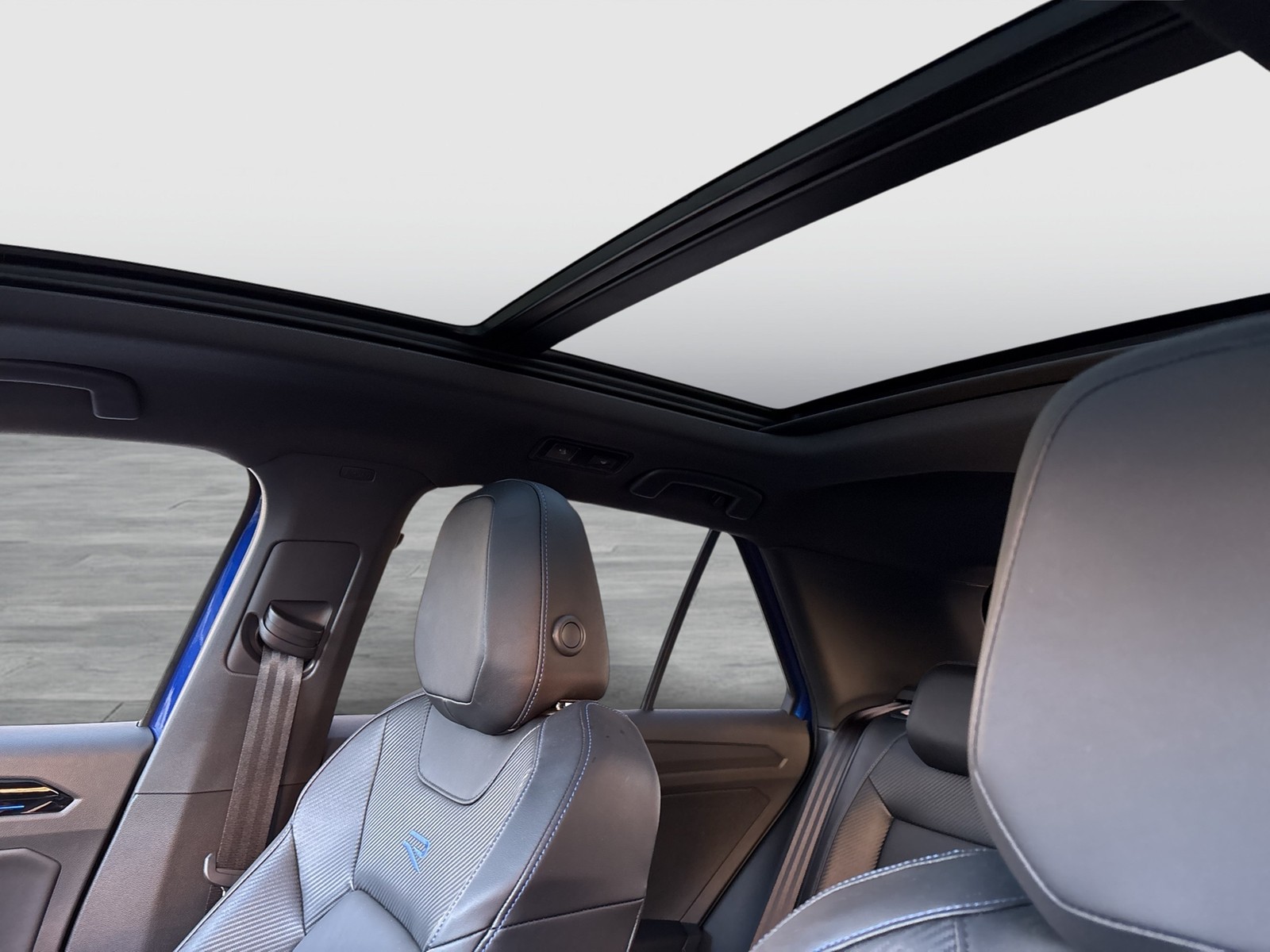 Volkswagen T-Roc 2.0 R 4X4 AKRAPOVIC LEDER PANO AHK CAM 19Z