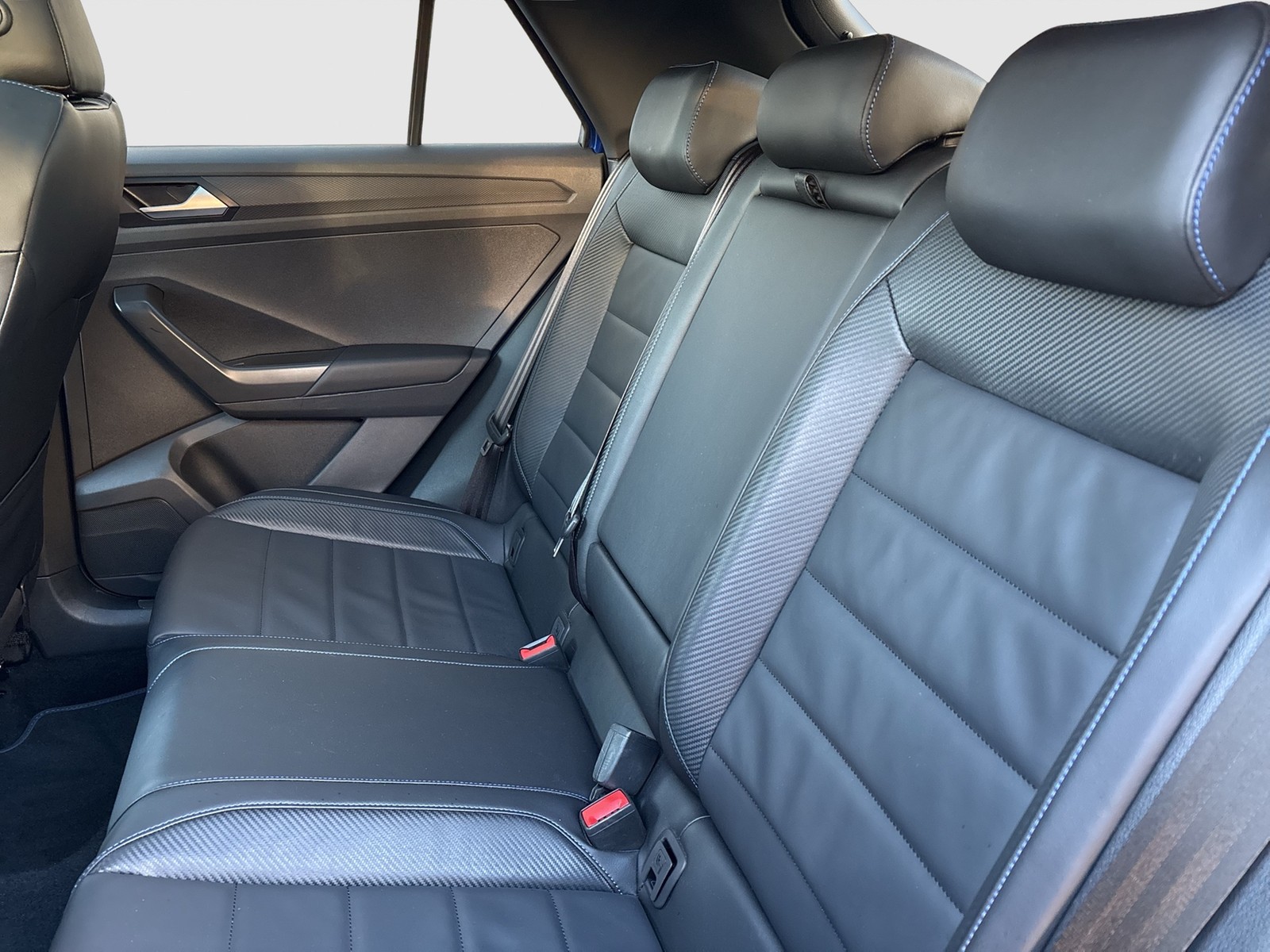 Volkswagen T-Roc 2.0 R 4X4 AKRAPOVIC LEDER PANO AHK CAM 19Z