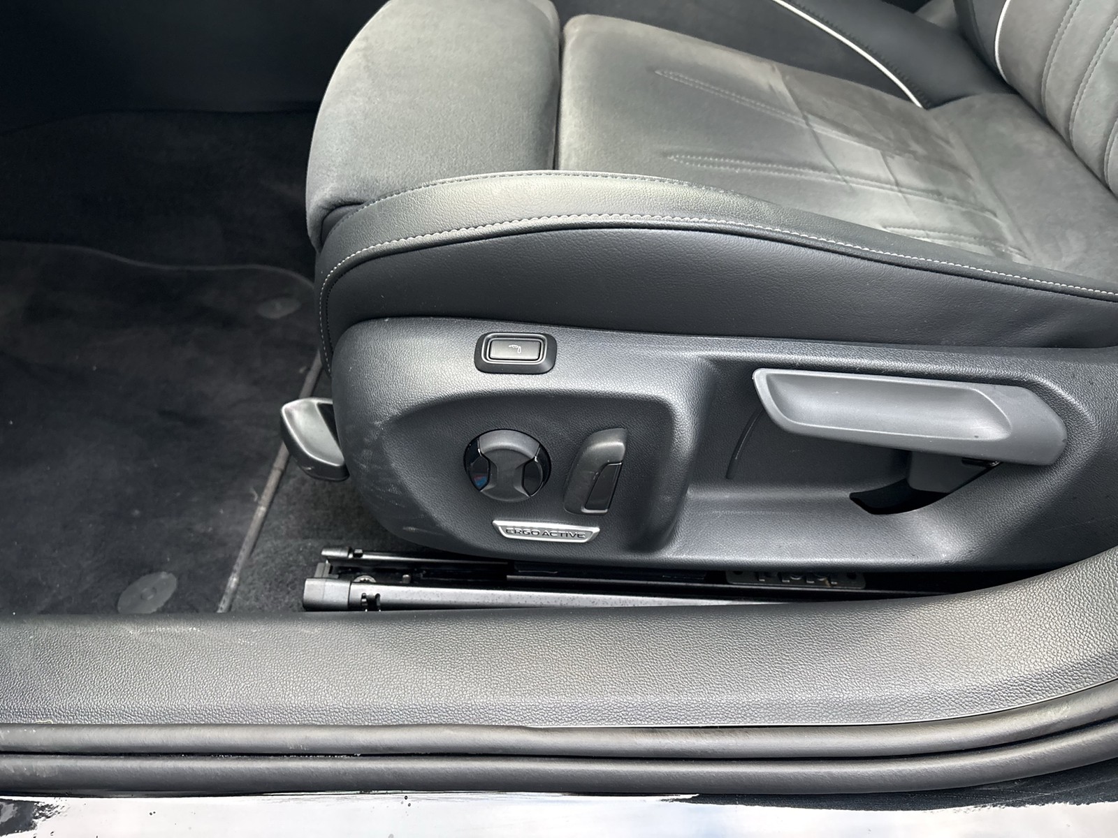 Volkswagen Passat Variant 2.0 BUSINESS NEUES MODELL AHK ACC