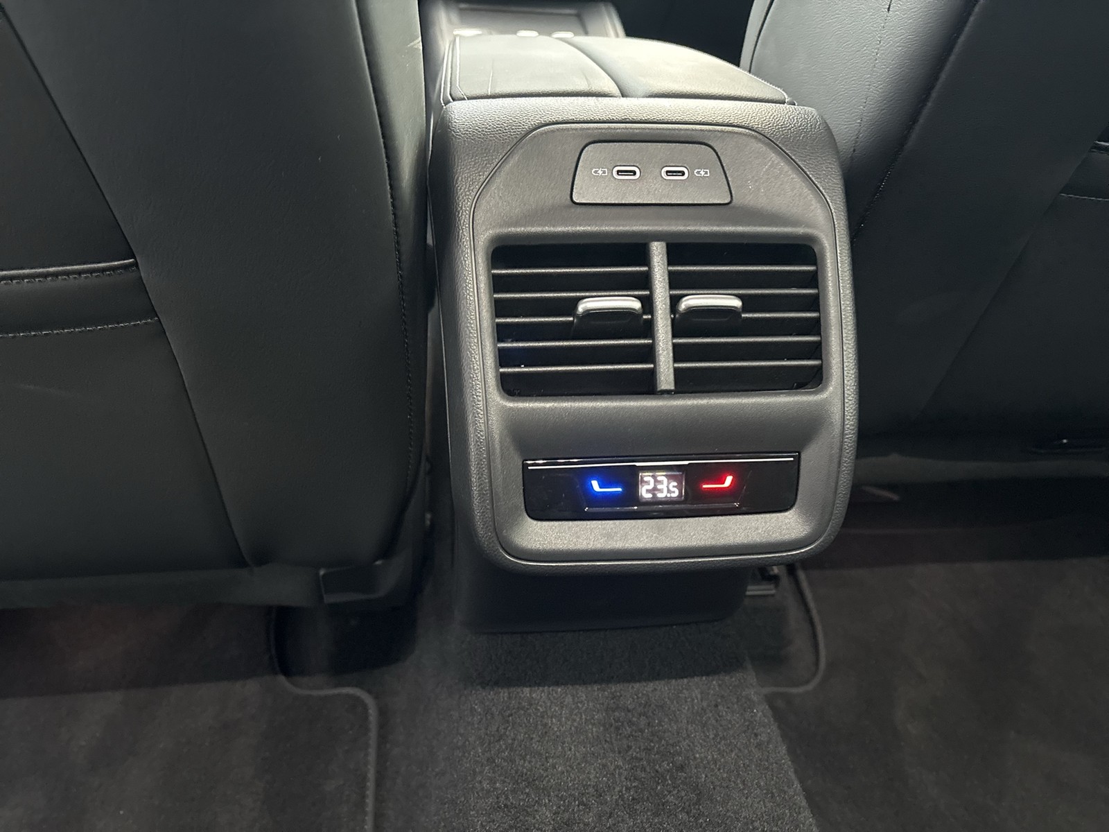 Volkswagen Passat Variant 2.0 BUSINESS NEUES MODELL AHK ACC