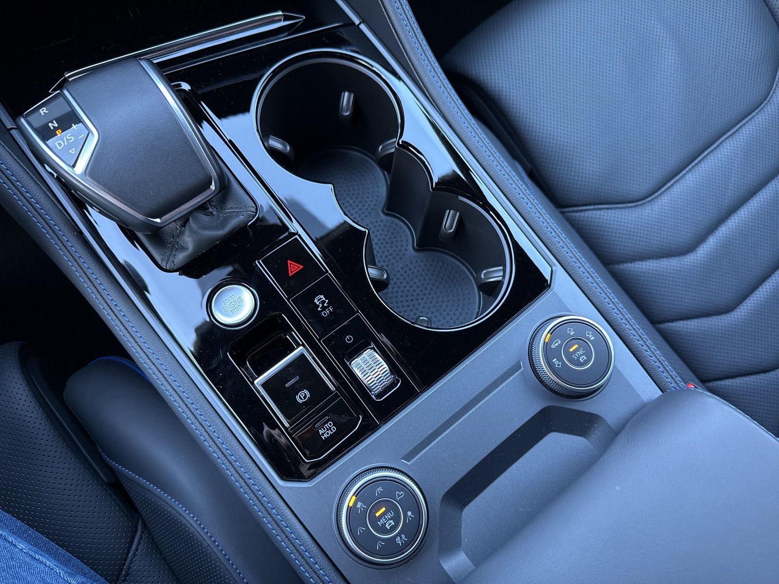 Volkswagen Touareg HYBRID R DYNAUDIO AHK 360CAM LM22 HEADUP