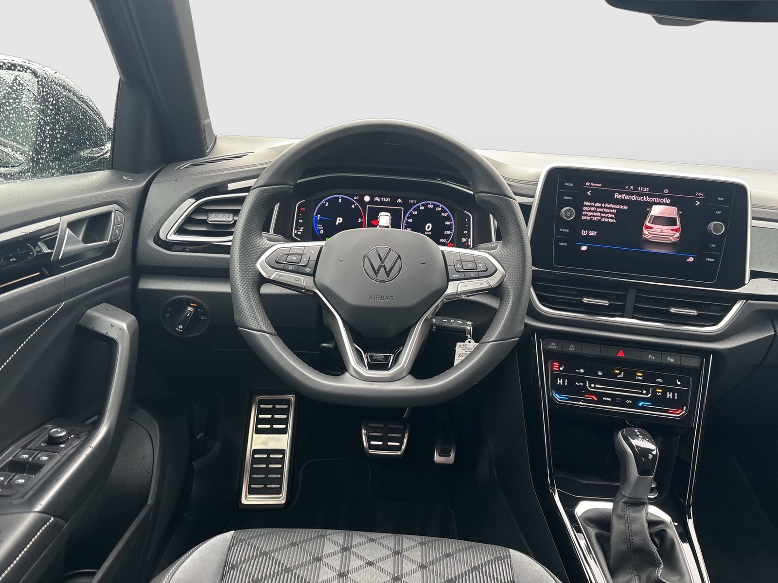 Volkswagen T-Roc 2.0 R-LINE ACC LM17 NAVI CARPLAY SITZHEIZ.