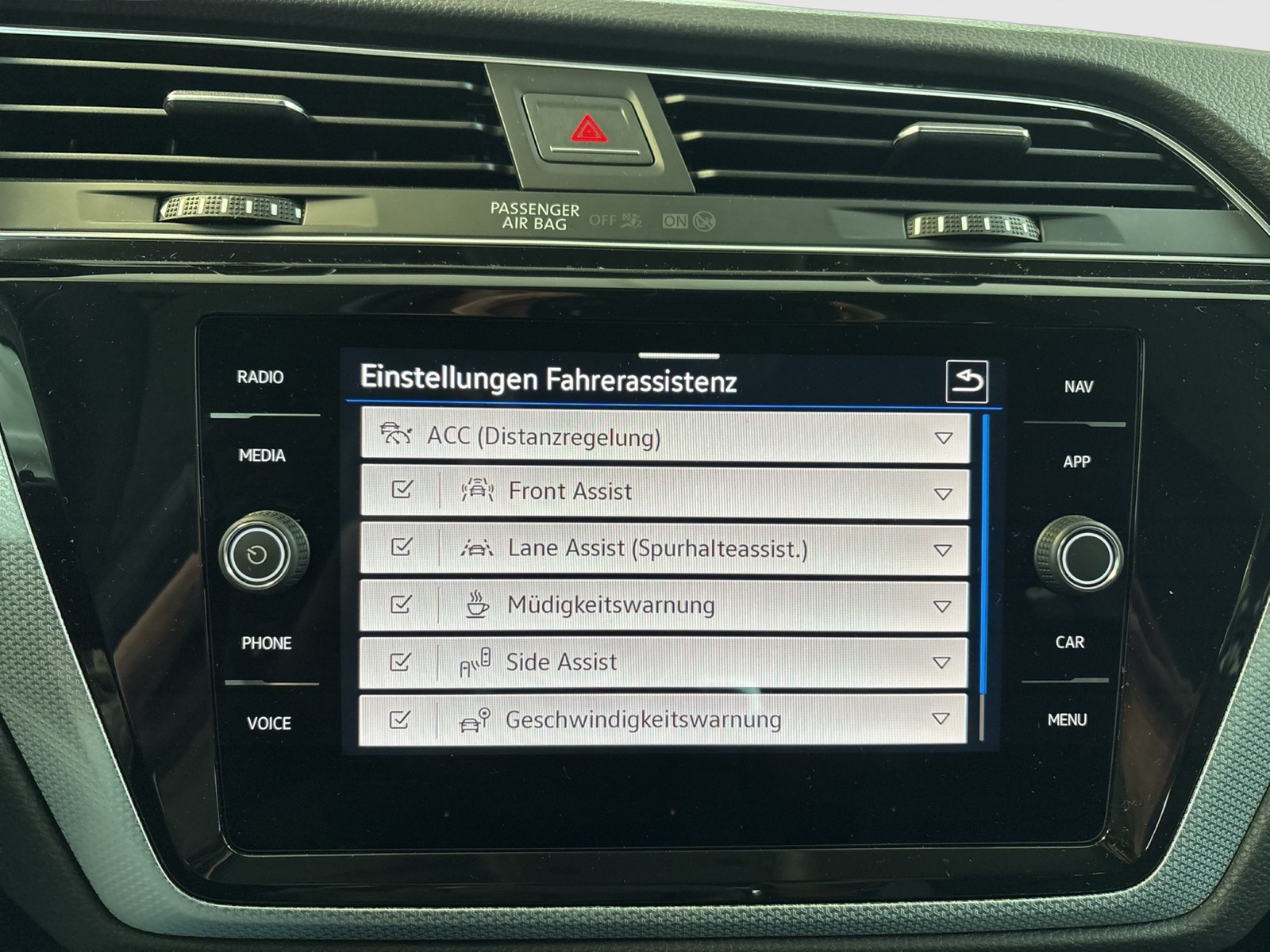 Volkswagen Touran 1.5 COMFORTLINE 7SITZE ACC AHK SITZHEIZ.