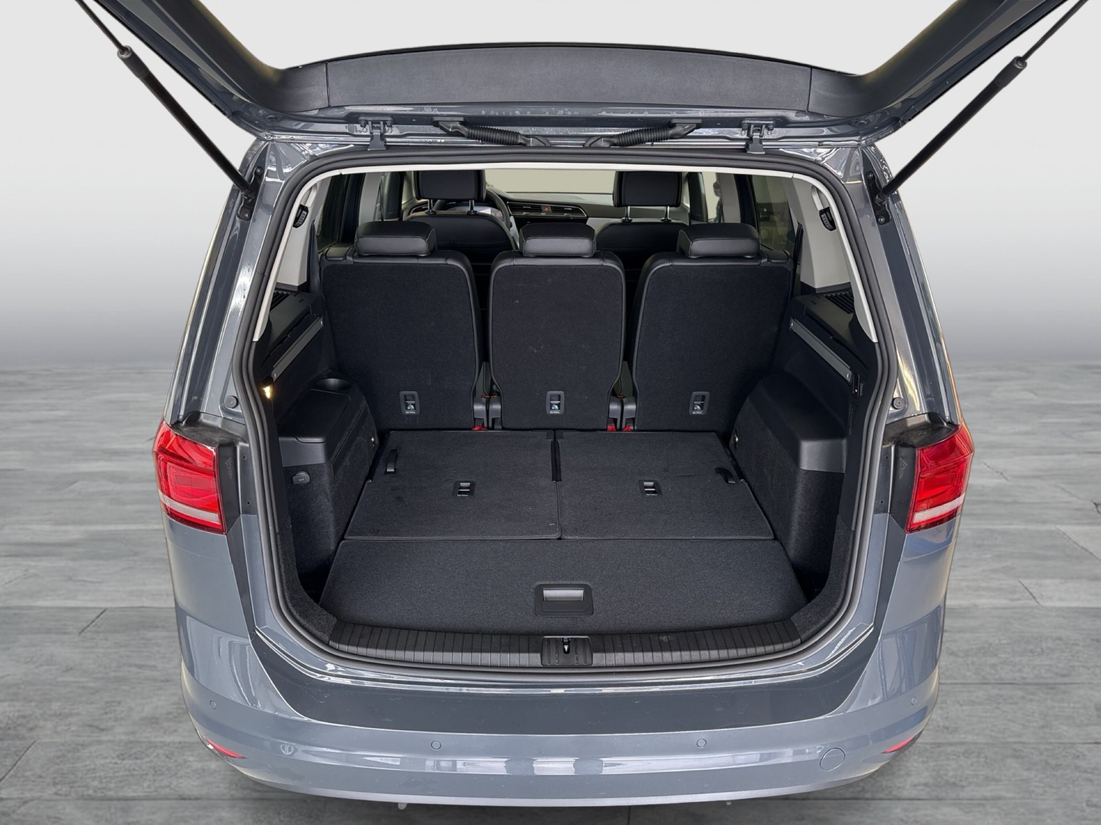 Volkswagen Touran 1.5 COMFORTLINE 7SITZE ACC AHK SITZHEIZ.