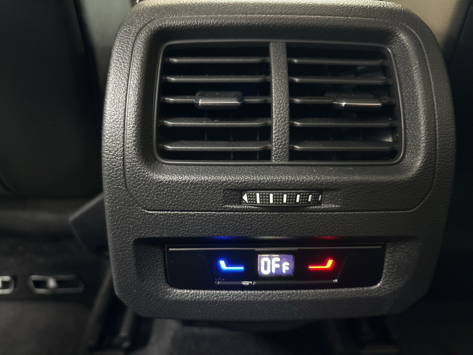 Volkswagen Touran 1.5 COMFORTLINE 7SITZE ACC AHK SITZHEIZ.