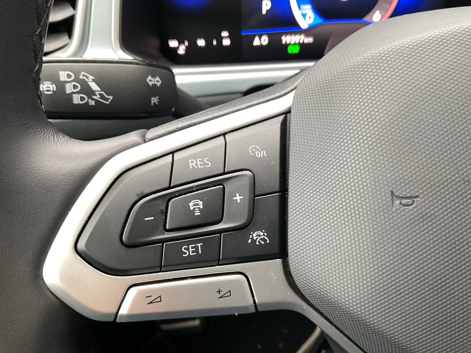 Volkswagen T-Roc 2.0 GOAL AHK CAM ACC LM17 NAVI SITZHEIZUNG