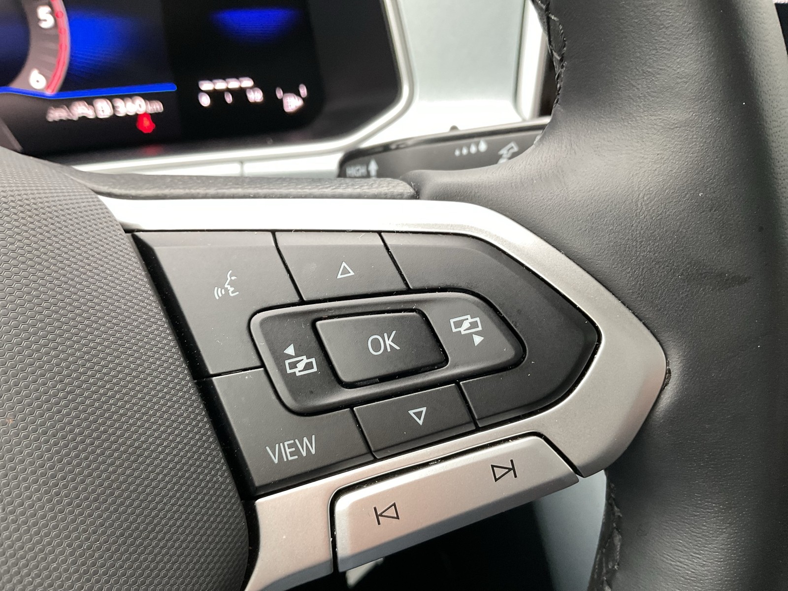 Volkswagen T-Roc 2.0 GOAL AHK CAM ACC LM17 NAVI SITZHEIZUNG