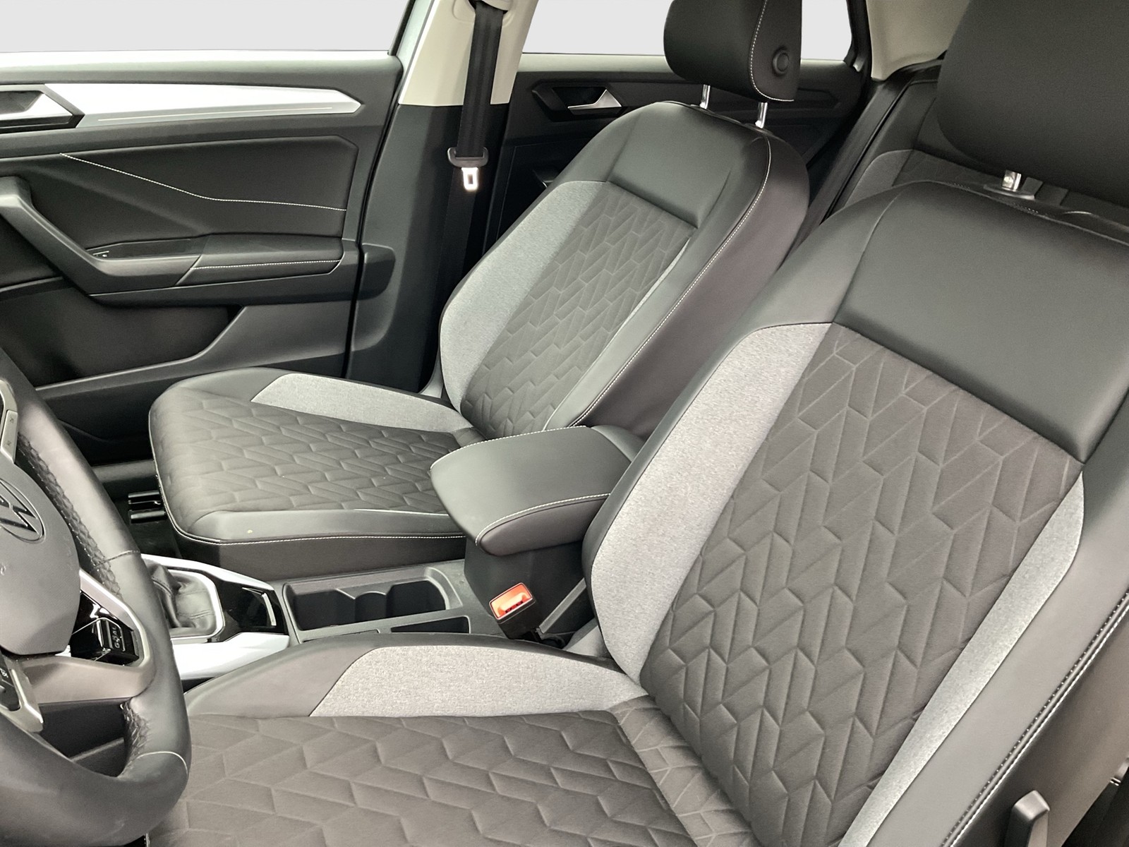 Volkswagen T-Roc 2.0 GOAL AHK CAM ACC LM17 NAVI SITZHEIZUNG