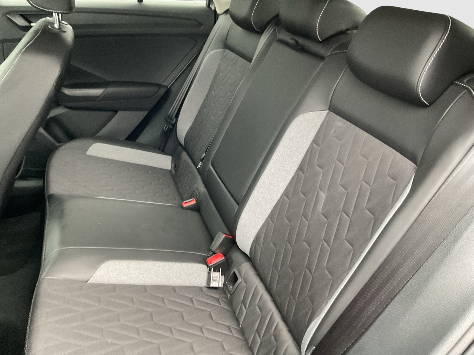 Volkswagen T-Roc 2.0 GOAL AHK CAM ACC LM17 NAVI SITZHEIZUNG