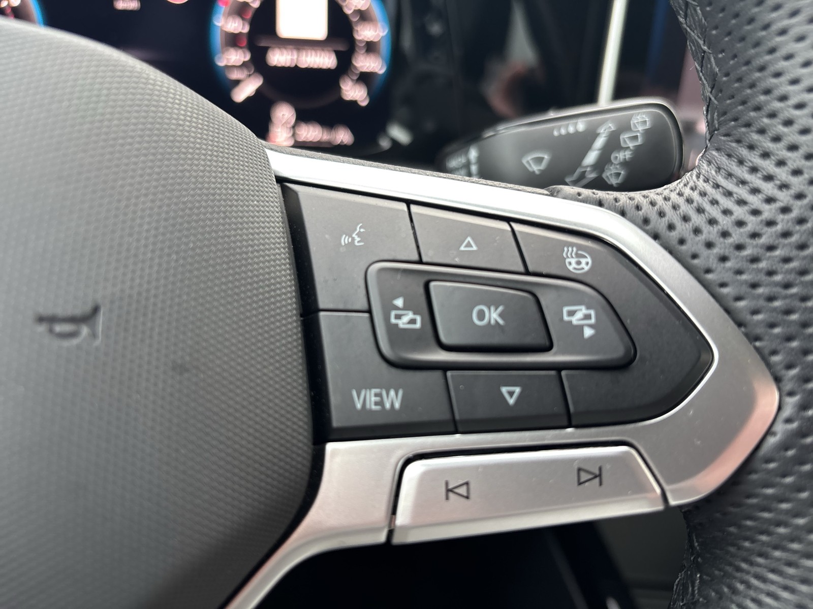 Volkswagen Golf VIII 1.5 R-LINE FACELIFT 360°CAM ACC LM17