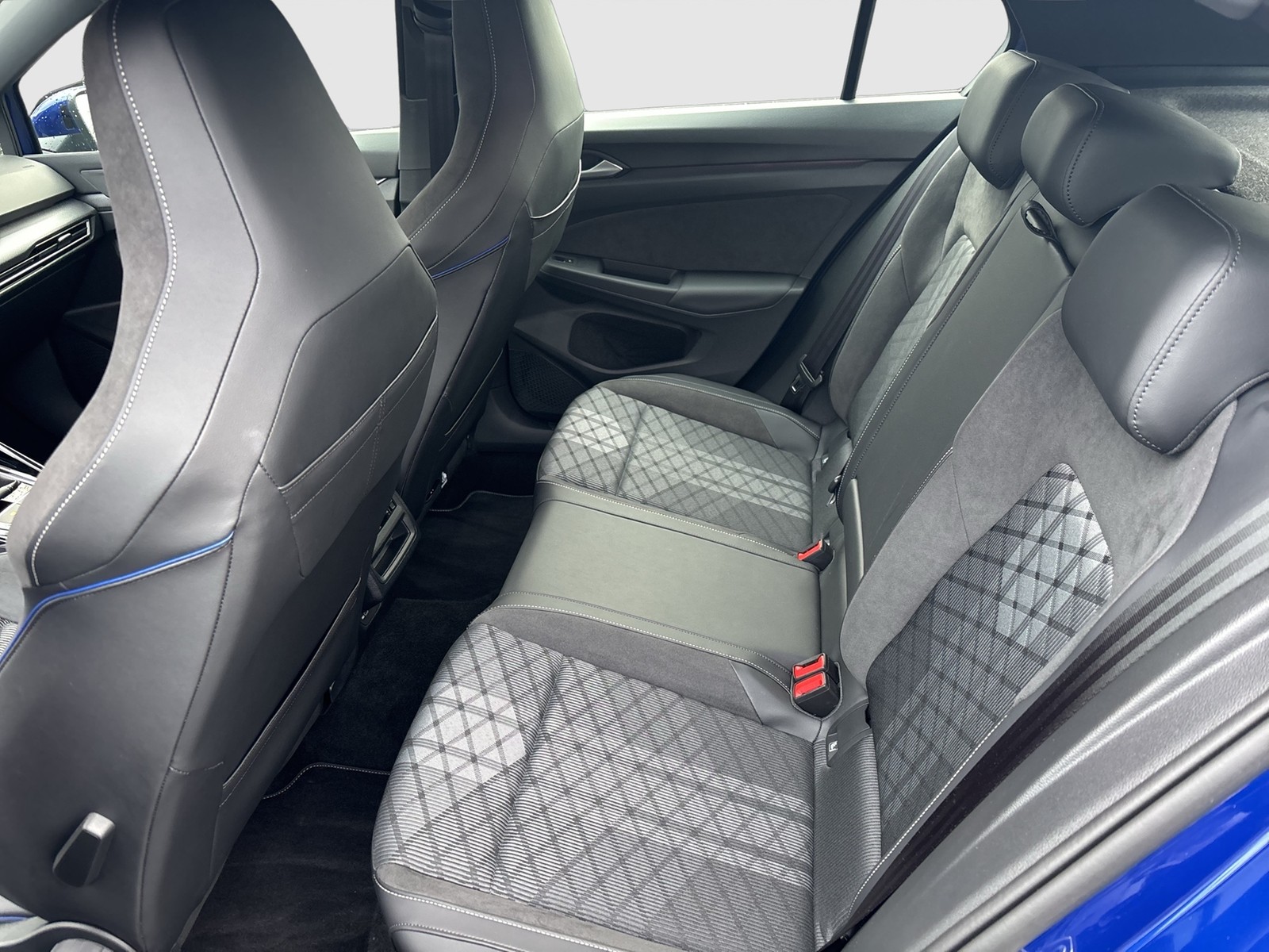 Volkswagen Golf VIII 1.5 R-LINE FACELIFT 360°CAM ACC LM17