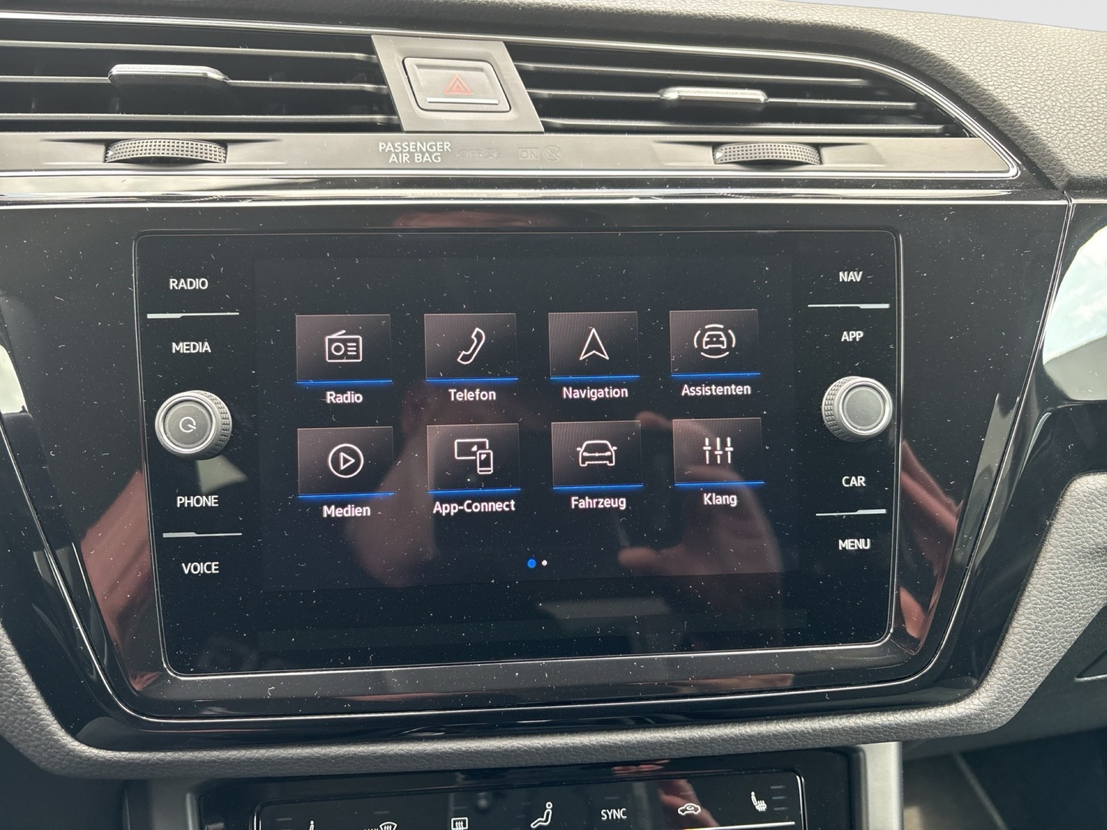 Volkswagen Touran 2.0 HIGHLINE AHK ACC LM17 NAVI CARPLAY